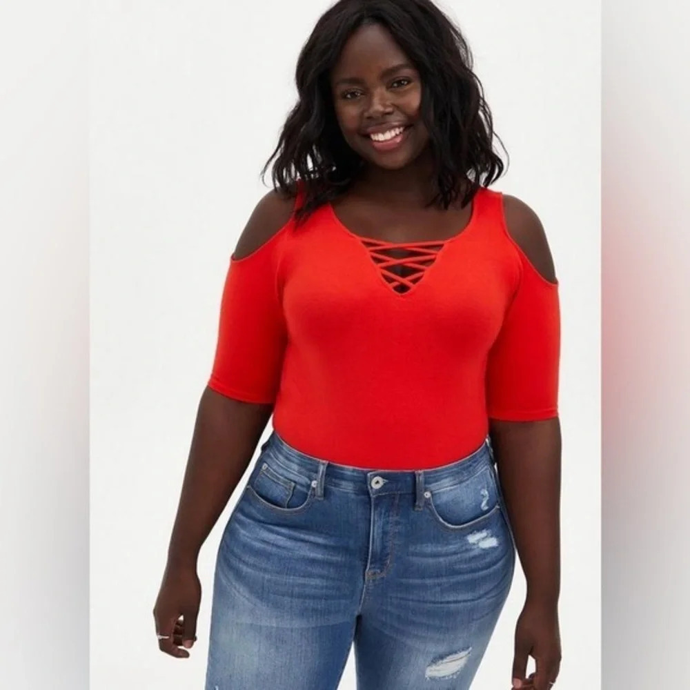 Torrid Fiery Red Foxy V-Neck Lace-Up Cold Shoulder Top Blouse Plus Size 0 Large